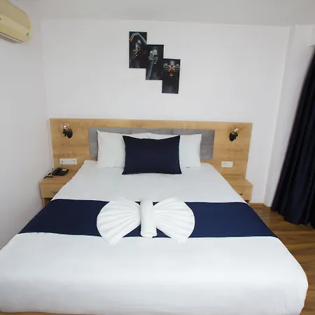 Golden Street Hotel