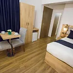 Hotel Golden Street 3*