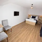 Hotel Golden Street 3*