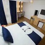 Golden Street Hotel 3*