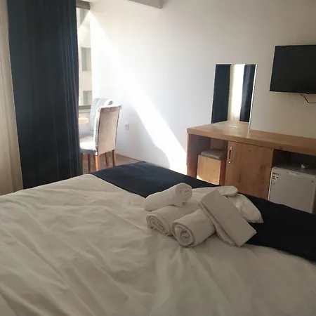 Golden Street 3*
