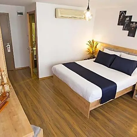Hotel Golden Street