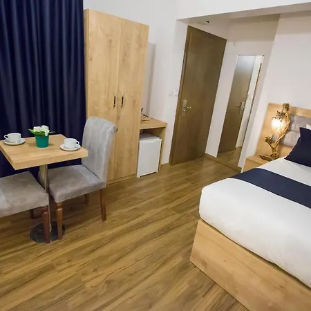 Hotel Golden Street 3*