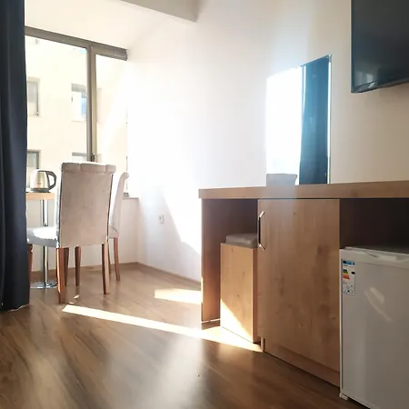 Hotel Golden Street 3*